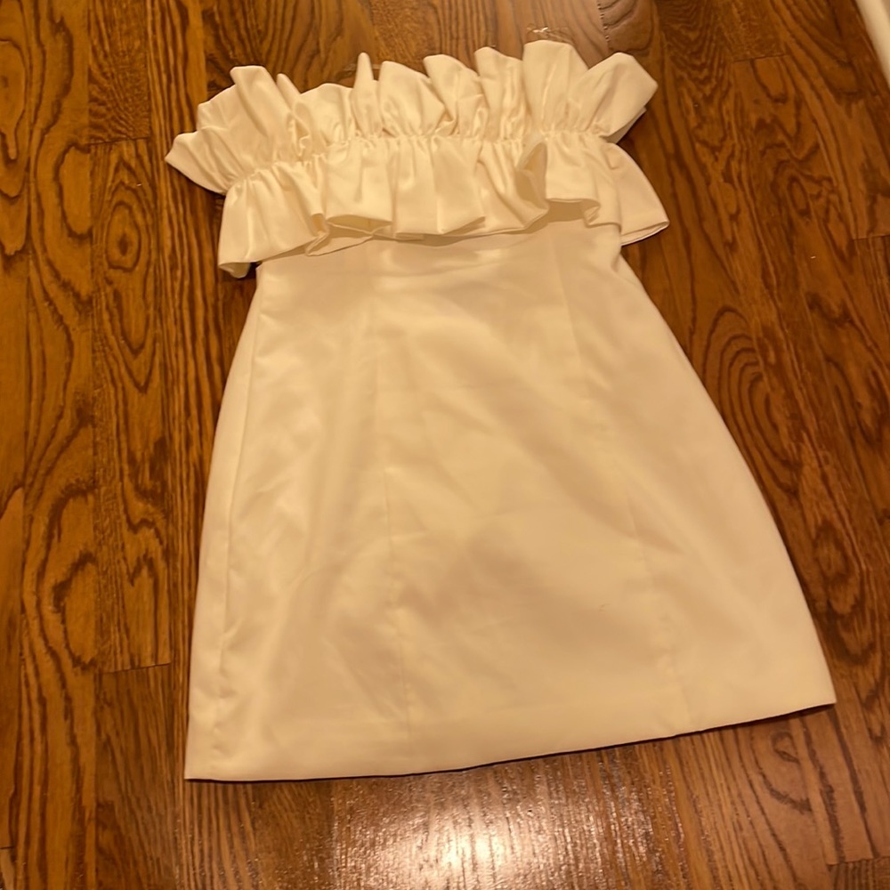 White DO+BE Dress mini with a Ruffle Top